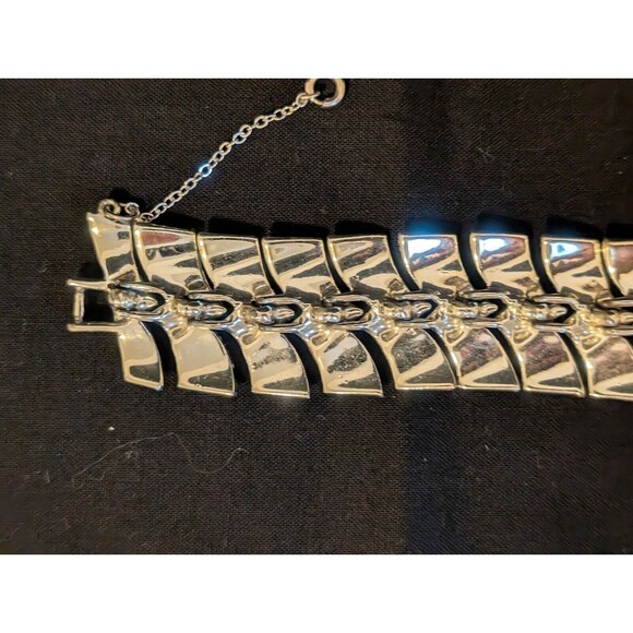 Vintage Coro Silver Tone Bracelet Bow Tie Design 15 Sections 7.25"L w Chain - Picture 7 of 15